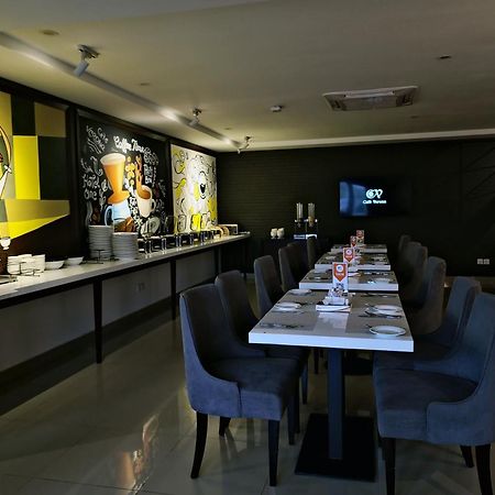 Hotel One Sahiwal Екстер'єр фото